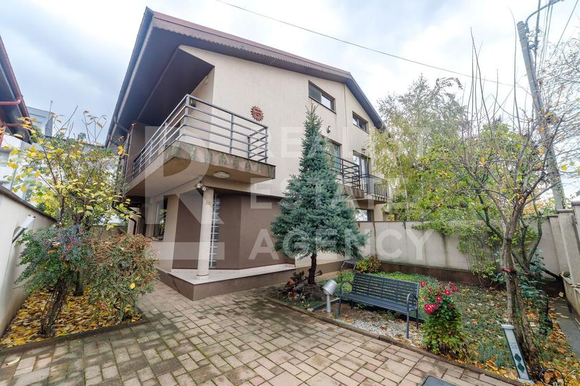 Vânzare, Duplex, 8 camere, zona Militari