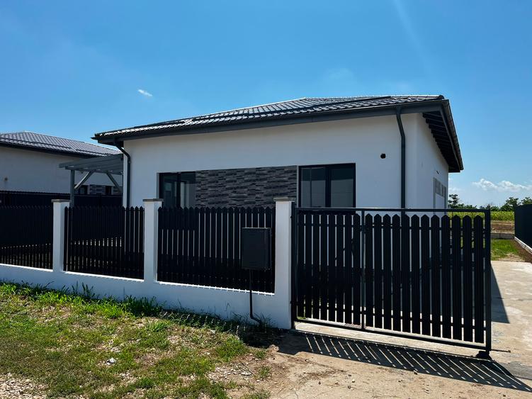 Case de vanzare |  Bacu |  135.000 Euro | 117 Mp Utili | 433 Mp Teren