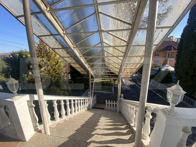 Casă spațioasă 350 mp utili, curte amenajată și garaj - 9