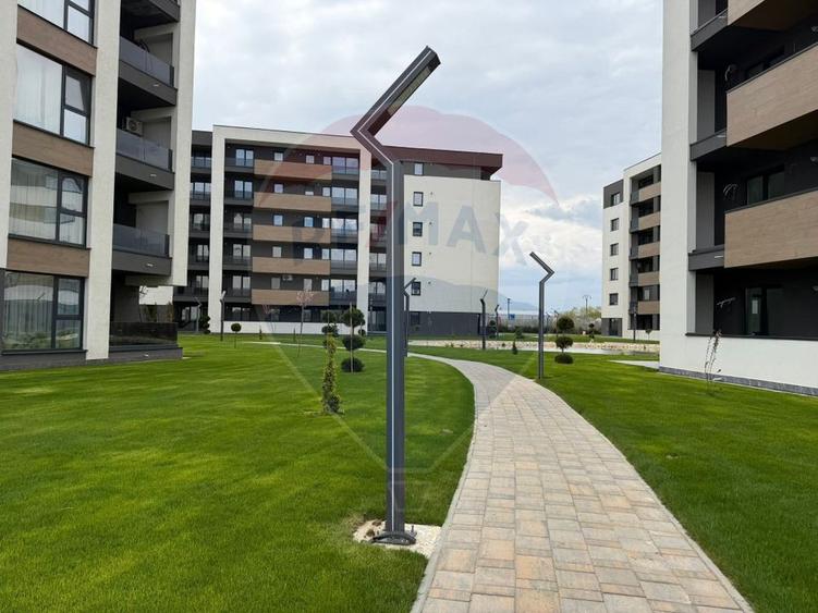 Apartament cu 2 camere de închiriat in bloc nou Valcom Residence III