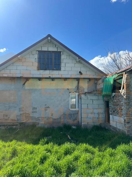 Casă cu teren generos de 820 mp | Valu lui Traian