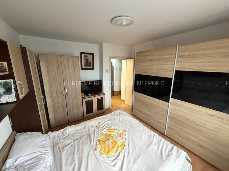 Apartament cu 2 camere  de vânzare, decomandat, zona Km 4-5 - 3
