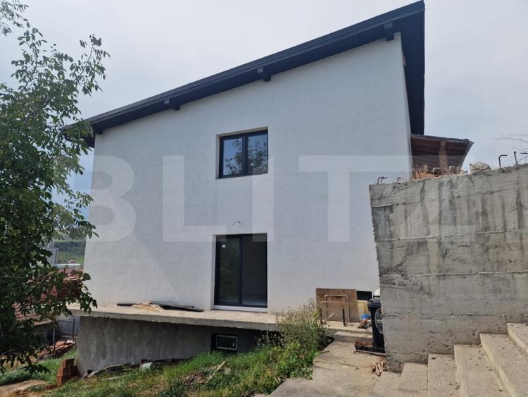 Oportunitate ! Casa individuala 240 mp utili , panorama, zona centrala Baciu !