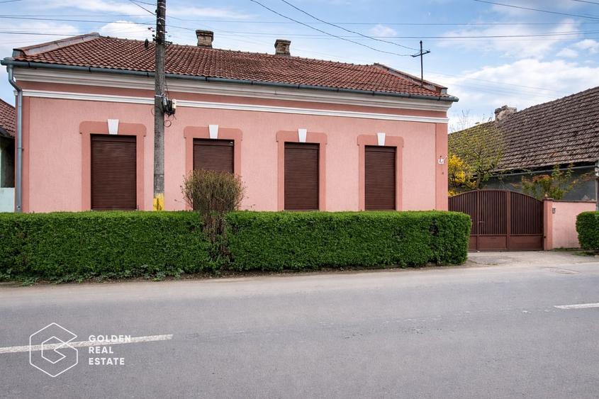 Casa D+P, cu piscina si teren 680 mp, Lipova, comision 0%