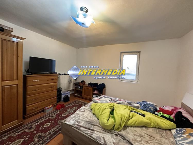 Casa cu 3 camere  in Cetate la asfalt cu 1176 mp Teren - 12