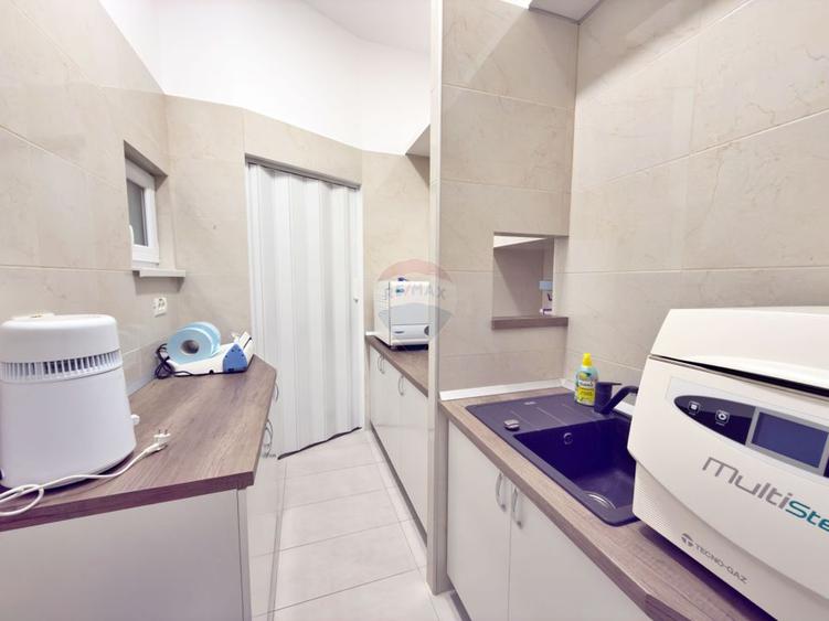 Cabinet stomatologic complet echipat, de închiriat în centrul Aradului