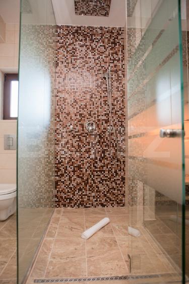 Pensiune premium, de închiriat, cu 6 camere, 420 mp, zona sud