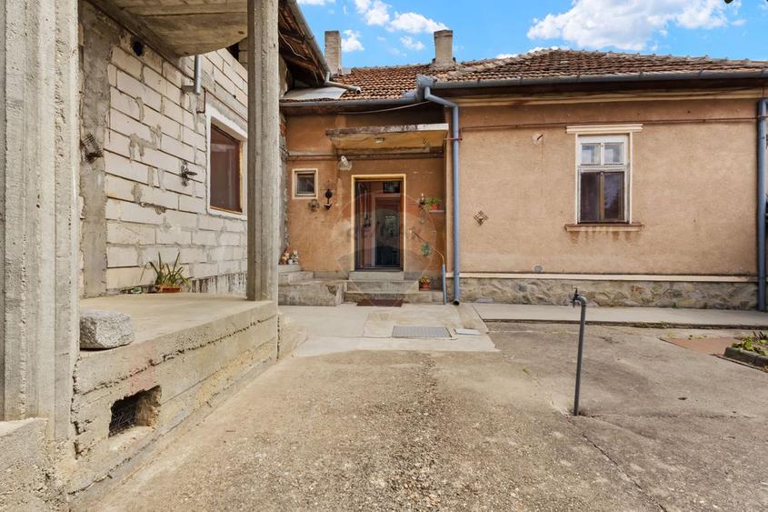 Casă de vanzare in Gradiste + un teren de 720 mp