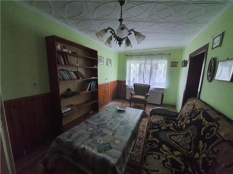 Casa singur in curte cu 700mp teren in orasul Avrig, 25km distanta de Sibiu