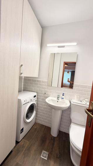 Casa de Cultură -Apartament spațios cu 3 camere, 75 mp, etaj 2 !