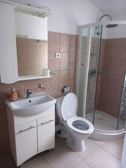 Casă de vânzare + teren 4km centru Vaslui, suburbia Brodoc