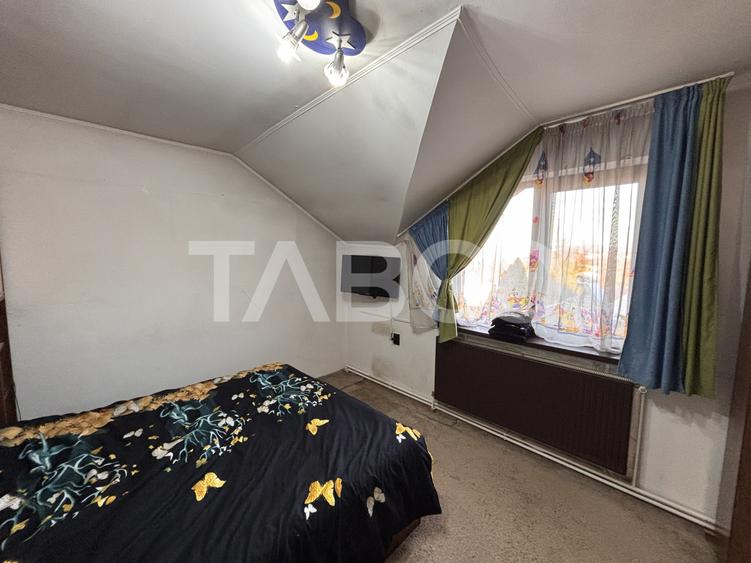 Casa individuala de vanzare cu 5 camere +spatiu comercial 3 bai Sibiu