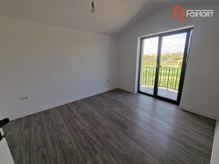 Duplex de vanzare cu 3 camere si teren de 309 mp - Recas