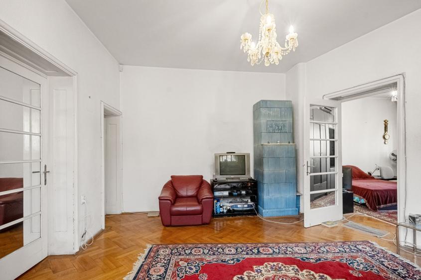 VANZARE VILA 9 CAMERE DACIA- RADU DE LA AFUMATI NR.42 - COMISION 0%