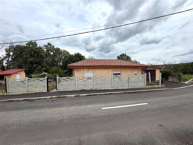 CASA CU TEREN 550 MP | ZONA  DEALURI | STRADA SOFIEI - 23
