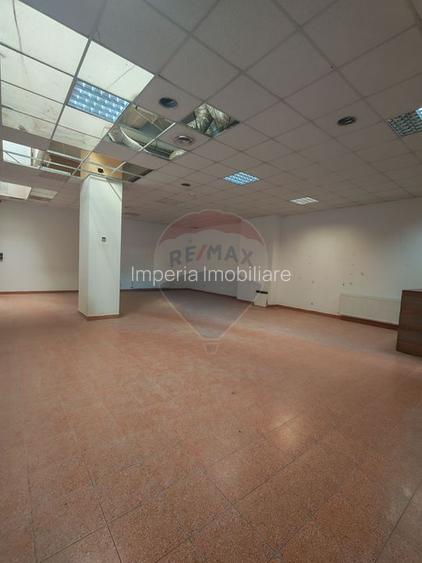 Spațiu de birouri de 2,100mp de închiriat - 18
