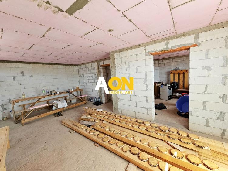 Casa la rosu, 4 camere, 301 mp teren, P+1, zona Alba-Micesti