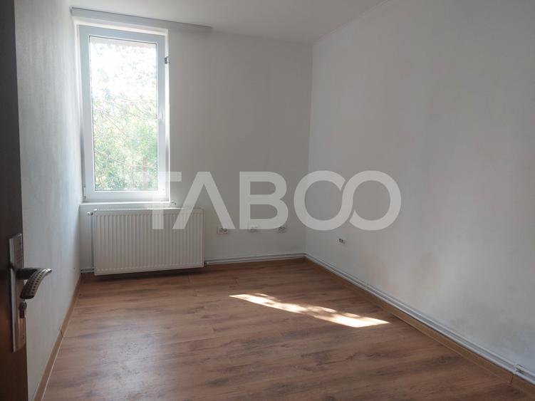 Apartament la curte 35mp 2 camere pivnita gradina str Magurii Cisnadie