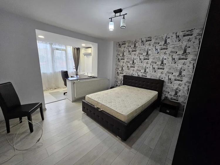Închiriere Apartament 3 camere în Decebal Prox. Metrou