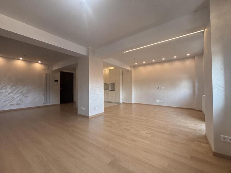 Vanzare apartament 4 camere Timpuri noi