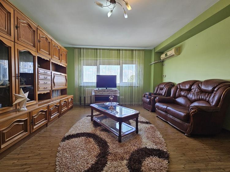 Apartament cu 3 camere de vanzare în Faleză Nord