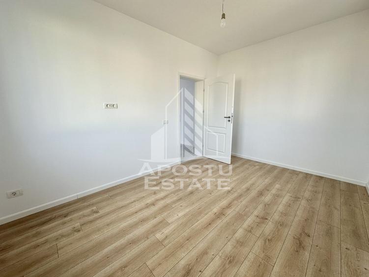 Apartament cu 2 camere, bucatarie inchisa, etaj intermediar, Giroc