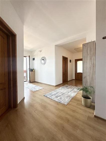 Casa S+P+1E cu Teren de 854 mp, Pretabila pentru Doua Familii