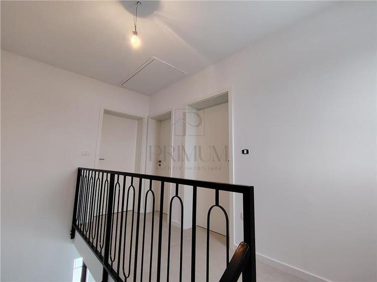 Duplex despartit prin camera tehnica - toate utilitatile- zona excelenta
