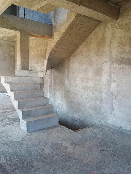 Casa tip duplex 120 mp Izvor