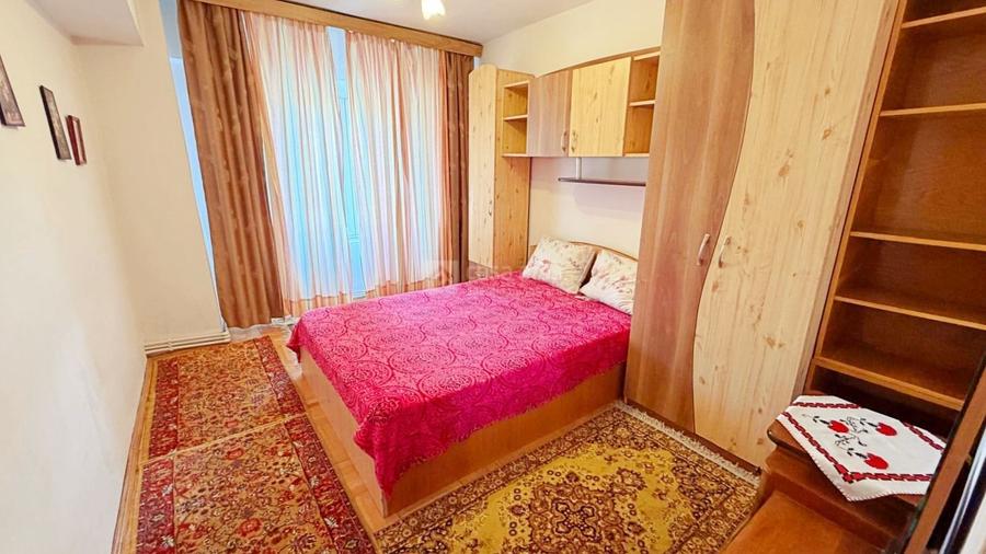 Centru - Hala - Moldova Center, 2 camere mobilat si utilat, LIBER