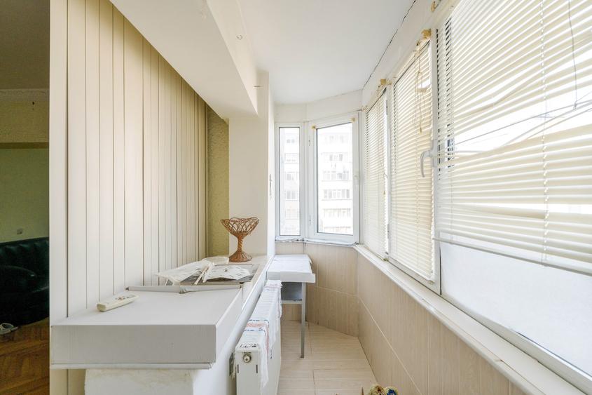 Apartament 3 camere transformat in 2 camere – Bd. Cosminului