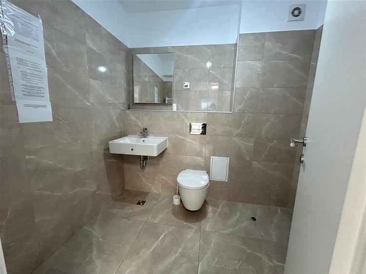 Spatiu comercial cu vad, strada Nicolae Labis