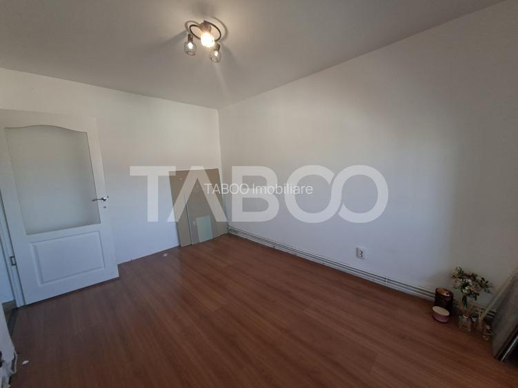 Apartament decomandat de vanzare 2 camere Strand etaj 4 acoperis - 4