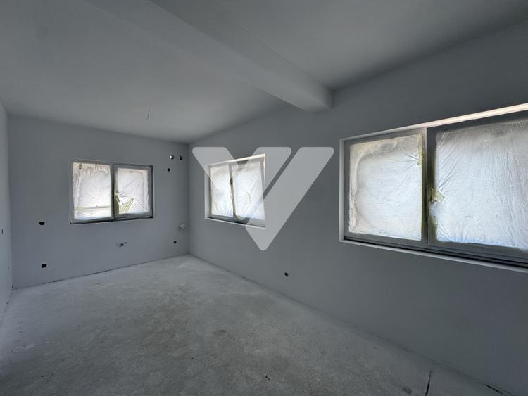 Casa tip duplex 4 camere 2 bai si teren 300 mp - Sura Mica Sibiu