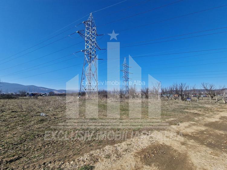 Teren intravilan | De vanzare | 3735 mp | 18 ml deschidere | Arex - 2