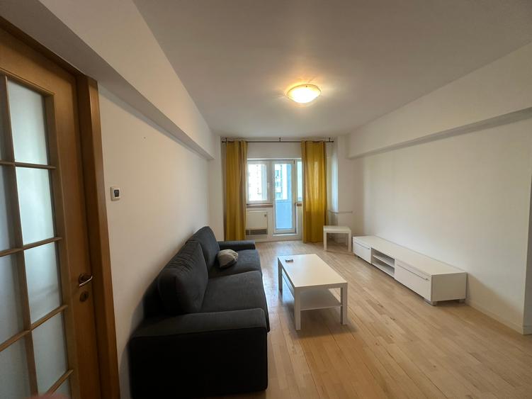 Apartament 3 camere 13 Septembrie, mobilat complet, etaj 5, 2 balcoane