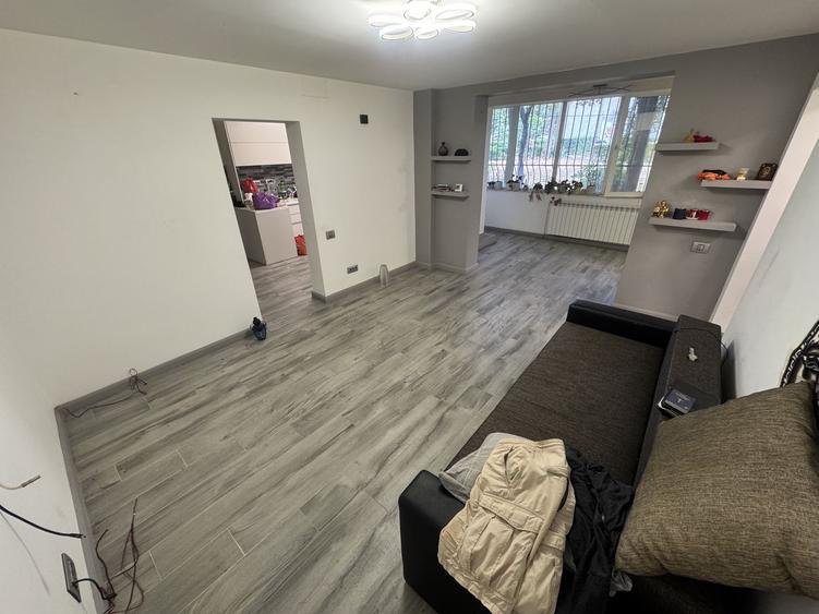Apartament 3 camere zona Tomis 2 cu Centrala
