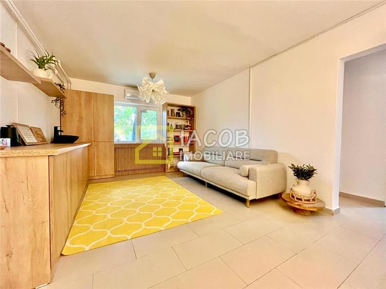 Spatiu birouri, partial mobilat, zona Ana Ipatescu - Bistrita Lac, str. 1 Mai -