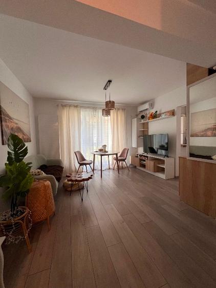 Apartament 2 camere cu curte proprie + parcare | Mobilat & utilat | Bloc 2020