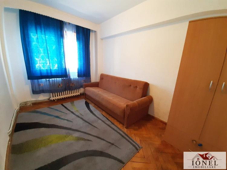 Apartament trei camere de vanzare in Cetate-Alba Iulia