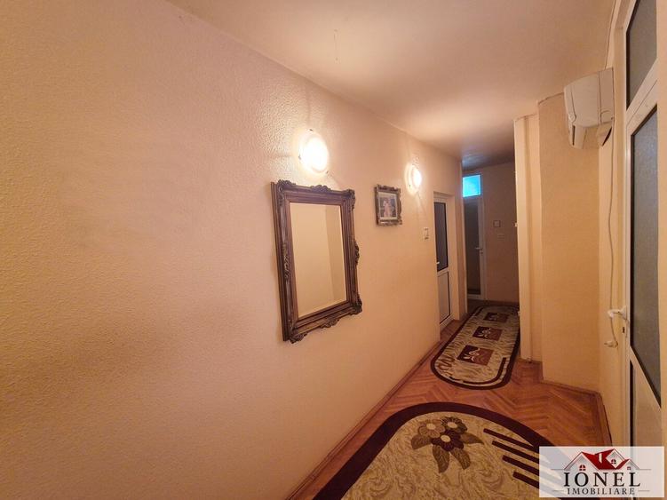 Apartament patru camere de vanzare in Cugir