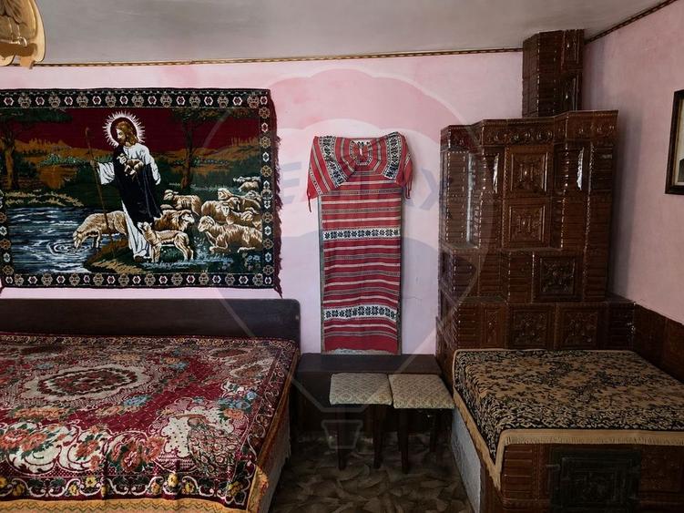 Teren intravilan mare cu casa veche In Buciumi langa Onesti