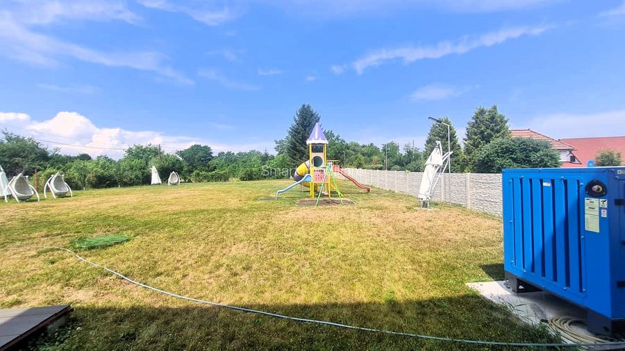 Pensiune moderna 12 camere 4600 mp Valea Avrigului - 3