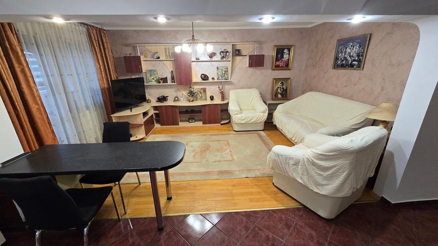 Apartament 4 camere de vanzare, etajul 1, Focsani