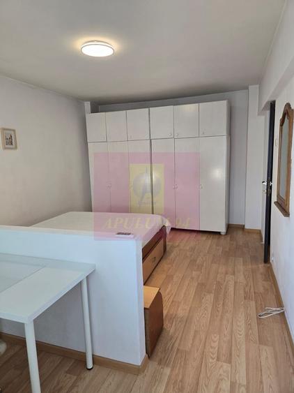 Vanzare apartament 2 camere bd Decebal stradal, parking