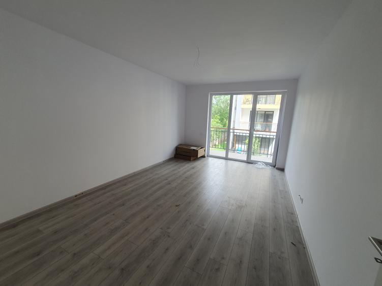 Judetean, 2 camere semimobilat ( doar bucataria), 300 euro