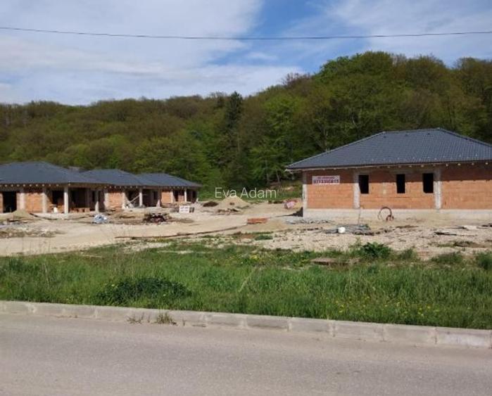 URGENT . 164900 EURO . Casa la marginea padurii intre Rasnov si Cristian. Jud. B