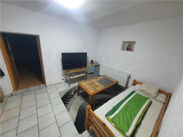 Casa saseasca pe un singur nivel, cu 2.021mp teren in Slimnic