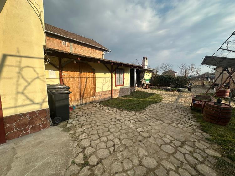 Casa Individuală 120 mp| teren 640 mp| zona Vintu De Jos