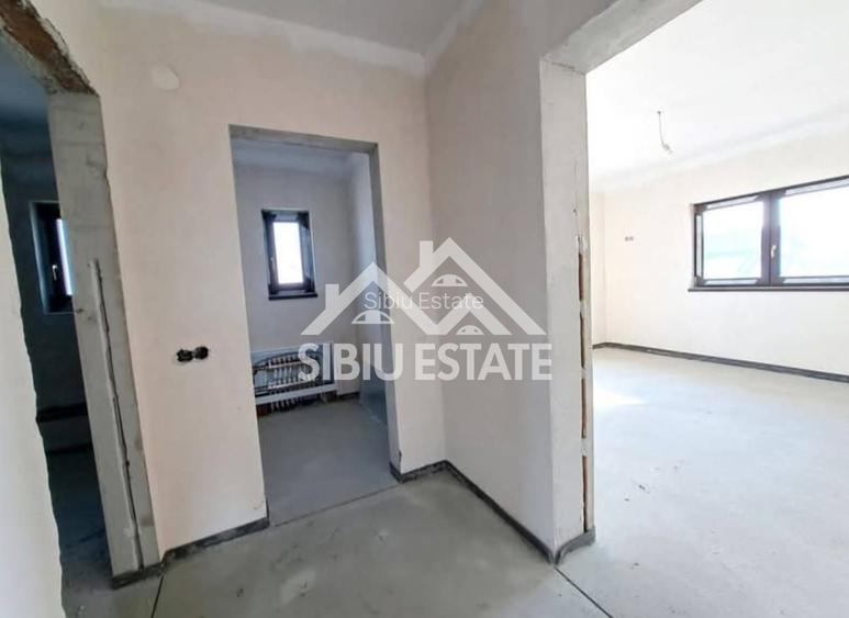 Casa 5 camere, TEREN MARE, pret BUN - 9